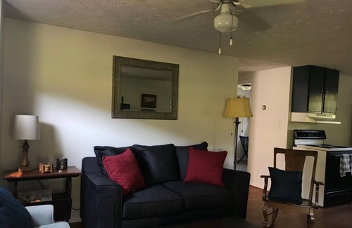 Barnardsville Apartment | Ann's Cottage - beautiful setting for the country