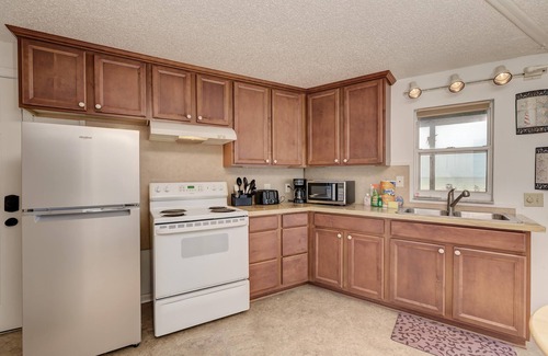Bradenton Beach House | Anna Maria Island Beach Happy-direct Beach Front-1br-1br