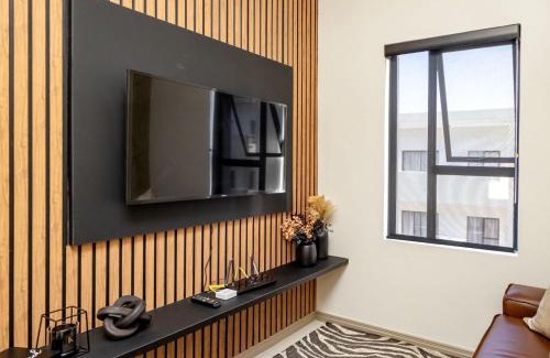 Greater Johannesburg Metropolitan Area Apartment | Anna Suite - Serenity & Stuff Luxury Apartments