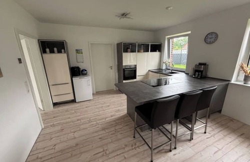 Westoverledingen House | Anna U - Peaceful Family Retreat | Cozy 1BR Stay for 4 Guests