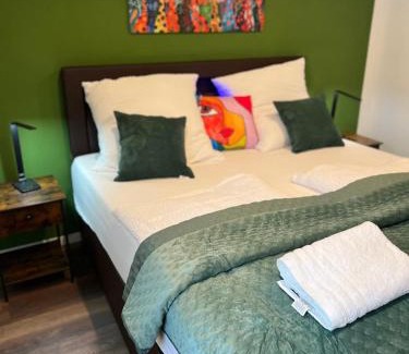 Ichenhausen Apartment | Anna9 - Ihr Zuhause auf Zeit nähe Legoland, Parken, Netflix, Boxspringbett, Küche