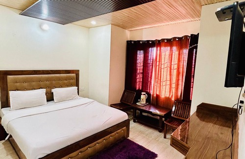 Shimla Hotel | Annadale View