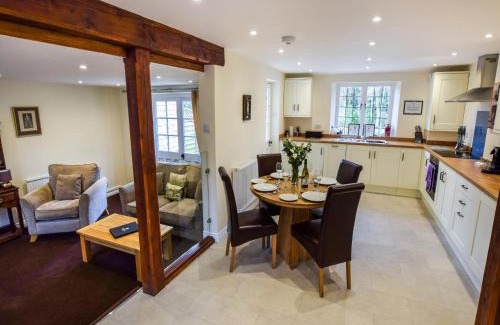 Winchcombe House | Anne Boleyn