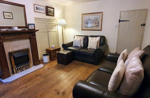 Bakewell House | Anne Cottage, Bakewell, in the Peak District