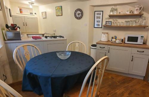 Bakewell House | Anne Cottage, Bakewell, in the Peak District