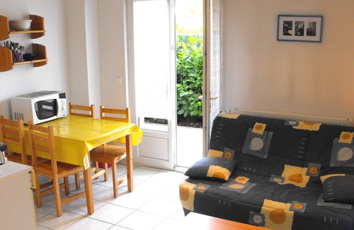 Cran-Gevrier Apartment | ANNECY Close to Center - Pleasant Studio On Shaded Garden and Garage