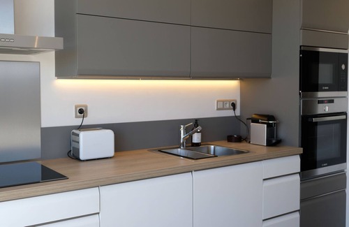 Novel Apartment | ANNECY Comfortable apartment for 7 people, 25m2 living room. Free parking.