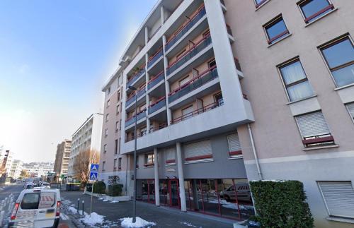 Annemasse Apartment | ANNEMASSE - VICTORIA Centre ville, Grand T2 avec Terrasse