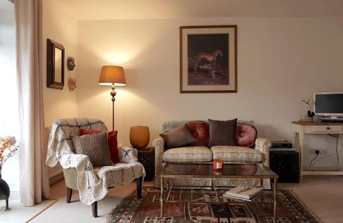 Cheltenham Apartment | Annex Flat in beautiful landscapes nr Cheltenham