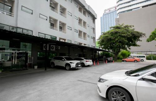 Thung Maha Mek Hotel | Annex Lumpini Bangkok