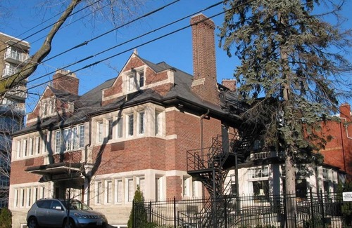 Midtown Toronto Apartment | Annex Studio - Close to U of T, Yorkville, Free Parking