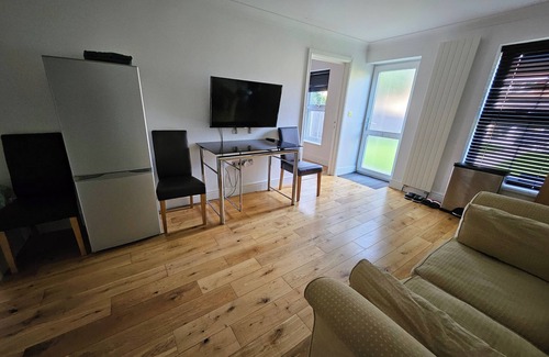 Windsor Ski Chalet | Annexe Pool Table, air Hockey, Table Tennis, Movie