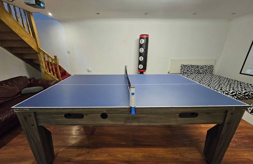 Windsor Ski Chalet | Annexe Pool Table, air Hockey, Table Tennis, Movie