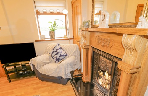 Newry Cottage | ANNIE'S PLACE, pet friendly, character holiday cottage in Crossmaglen