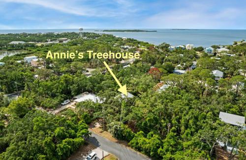 Cedar Key House | Annies Treehouse A Cozy Canopy Getaway in Cedar Key