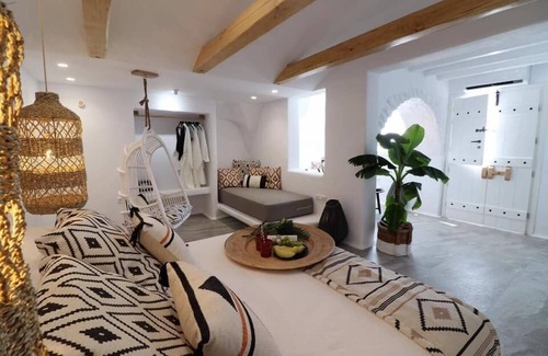 Maragas Hotel | Annio Studios