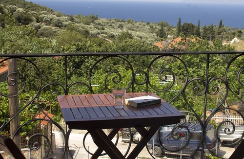 Kallirakhi House | Annousa's House & Studios - luxury in a beautiful, tranquil Greek village