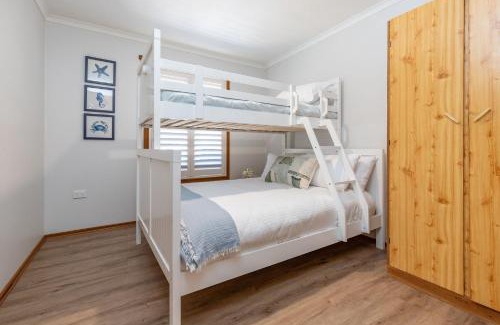 Smiths Lake House | Ansett Cottage