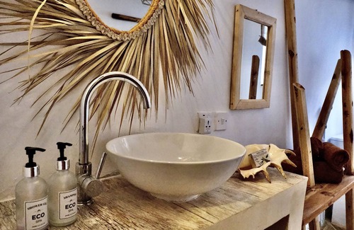 Kiwengwa Bed & Breakfast | Antares Villa