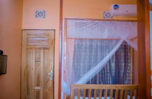 Boma la Ngombe Cabin | Antelope homestay