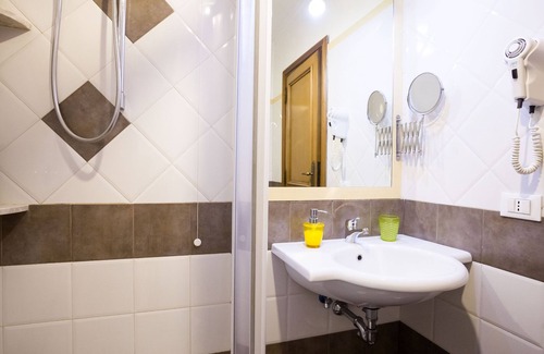 Rione XVIII Castro Pretorio Apartment | Anthony House Via Villafranca