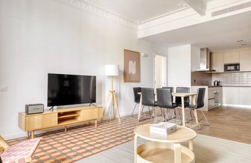Sant Pere Apartment | Antiga Esquerra de l'Eixample 2BR