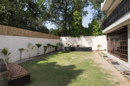 New Friends Colony House | Antilia Villa