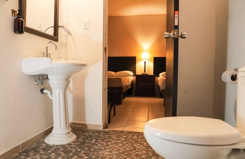 Monterrey House | ANTIQUE Guest House Fundidora