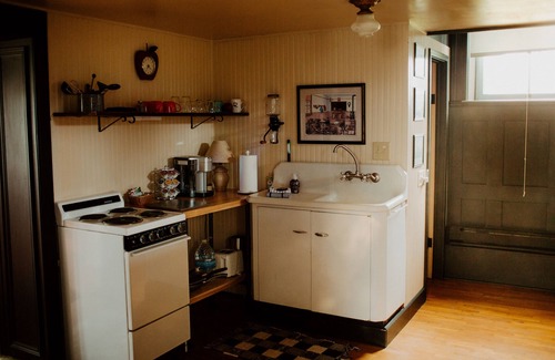 Sulphur Springs House | Antique Schoolhouse; circa 1895; 15 min to OSR-Shawshank,