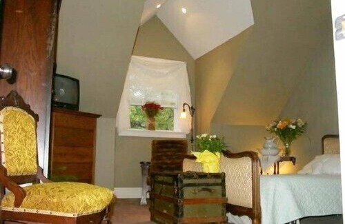 Old Town Historic District Bed & Breakfast | Antique Slumber Old Town Bed & Breakfast