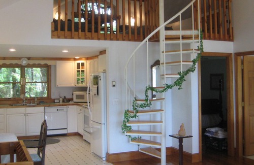 Waldoboro House | Antiques, Orientals, and an Upscale, Private Oceanfront Home