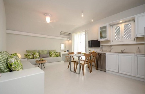 Old Town Naxos Hotel | Antony Suites Deluxe Suite
