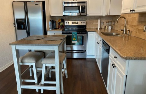 Capri Isle Condo | ANYONE WOIULD LOVE this Condo and the Area you can't beat
