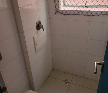 Jose Menino Apartment | Apê 50 metros da praia com wifi e garagem