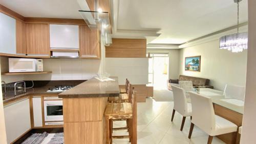 Ingleses Norte House | Apê c/3 dorms, piscina e 1 quadra da praia