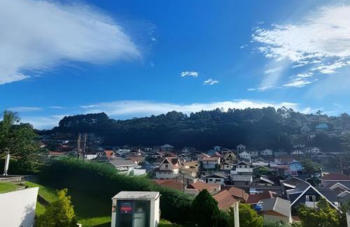 V Cristina Apartment | Apê Inteiro| 2Qts| Estacionamento| Wi-Fi 350| Pet Friendly| Ao Lado do Parque das CEREJEIRAS