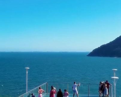 Tombo Apartment | Ap 2 quartos suite wifi 30m da praia