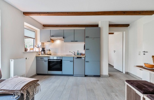 Friedrich-Wilhelm-Luebke-Koog Apartment | Apartment 'Ferienwohnung Möwe' with Shared Garden, covered terrace and Wi-Fi