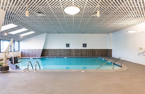 Iselin Hotel | APA Hotel Woodbridge
