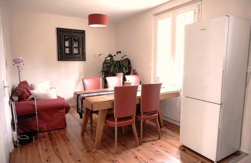 Melun Apartment | Apakabar Homestay, On-site parking, recharging point, pets allowed, trampoline