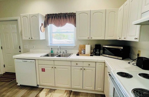 Historic Downtown Apalachicola Apartment | Apalach Escape- Walking Distance to Everything