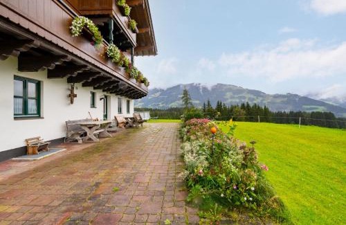 Saalfelden am Steinernen Meer Apartment | Apartment Kitzsteinhorn by Interhome
