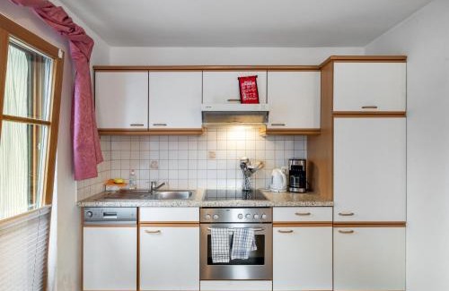 Saalfelden am Steinernen Meer Apartment | Apartment Kitzsteinhorn by Interhome