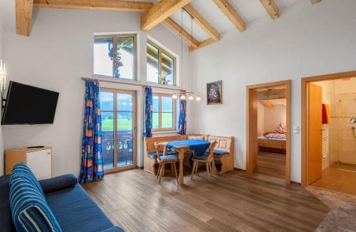 Saalfelden am Steinernen Meer Apartment | Apartment Steinernes Meer by Interhome