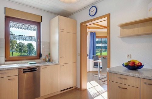 Schollach Apartment | Apartment 'Ost' with Shared Terrace, Shared Garden and Balcony