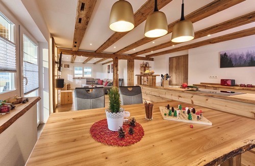 Schollach Apartment | Apartment 'Fuchsbau, 100 Qm' with Mountain View, Private Terrace and Wi-Fi