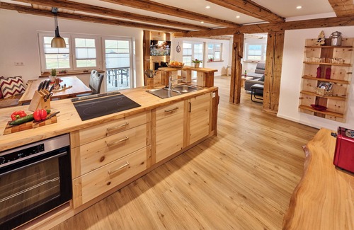 Schollach Apartment | Apartment 'Fuchsbau, 100 Qm' with Mountain View, Private Terrace and Wi-Fi