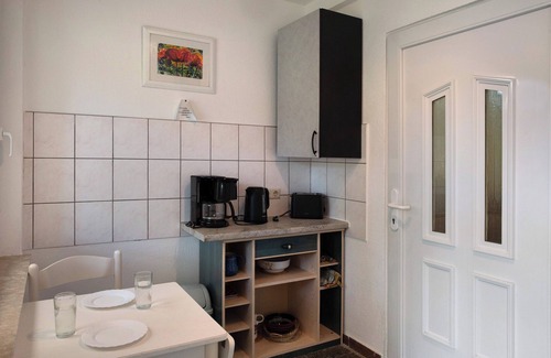 Feldberger Seenlandschaft Apartment | Apartment 'Appartment 1' with Shared Terrace and Wi-Fi