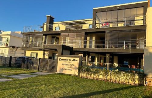 Palhoca Apartment | Apart-Hotel "Encantos do Mar" - Beira Mar