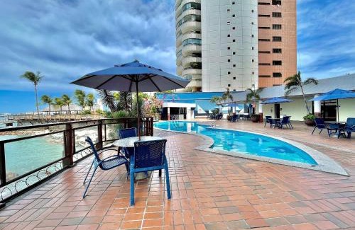 Mucuripe House | Apart-Hotel Iate Plaza, vista completa da Orla de Fortaleza